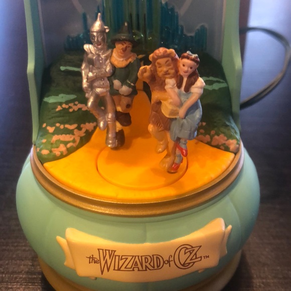 Wizard of Oz Hallmark Vintage Keepsake Ornament - Picture 2 of 7